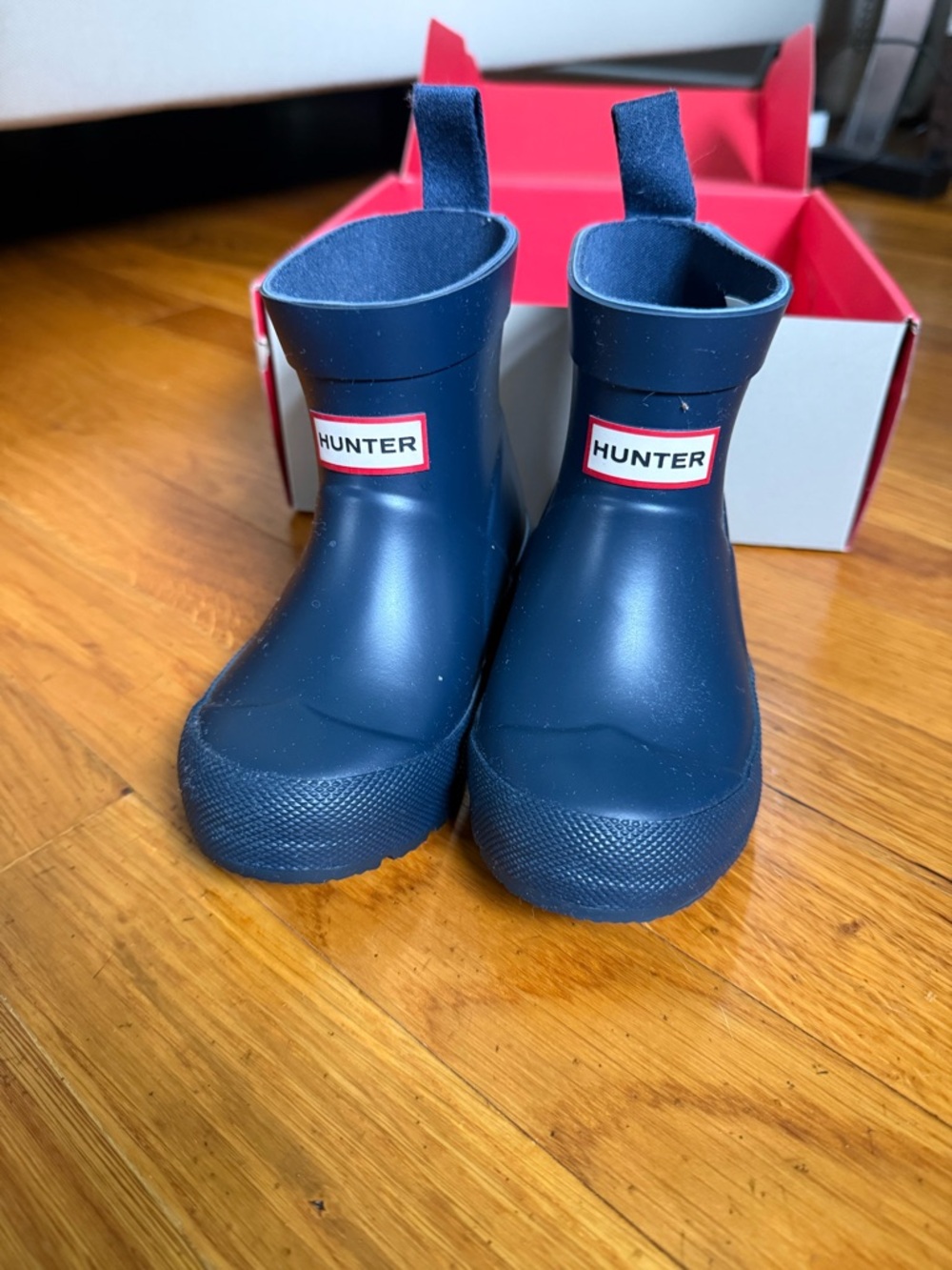 Hunter Kids Navy Waterproof Rain Boots with Pull Tabs (please read for sizing)